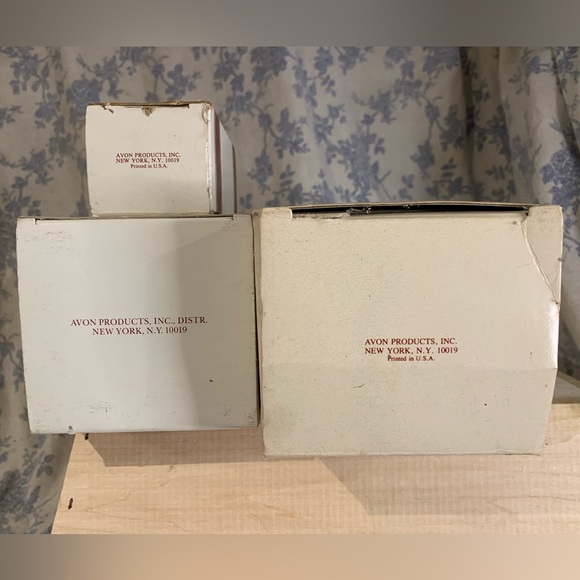 VTG Set of 3 Avon 1876 Cape Cod Collection Pieces - Decanter, Salt Shaker, Bell - Picture 5 of 16